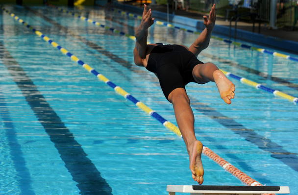  γυναίκα κολυμβητής άλμα στο νερό  - Φωτογραφία, εικόνα