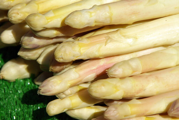 asparagus sticks, vegetable food  - Foto, afbeelding