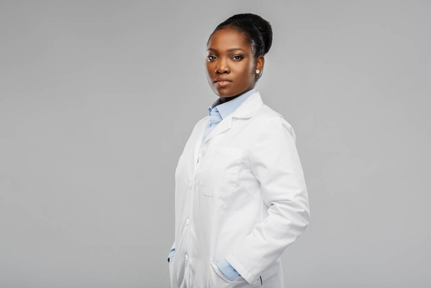 african american female doctor or scientist - Foto, Imagem