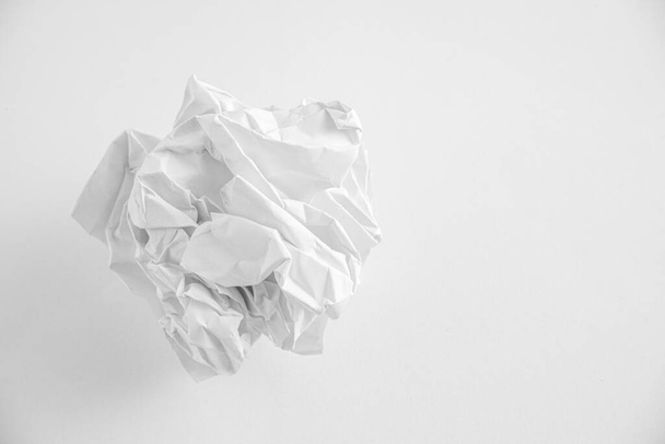 Crumpled paper balls on a white background - 写真・画像