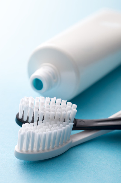 Cepillo de dientes y pasta dental - Foto, Imagen