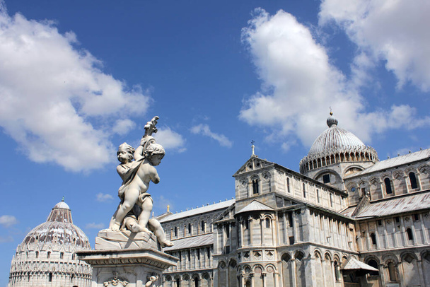 Baptistery and Cathedral in Pisa - Zdjęcie, obraz