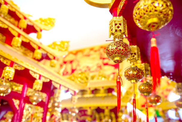 lähikuva materiaalia kiinalainen uusi vuosi lyhdyt temppelissä
 - Valokuva, kuva