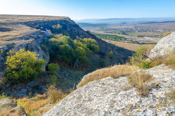 Photos of the Crimean autumn peninsula, Ak-Kaya White rock, Belogorsky district, the Biyuk-Karasu river, the Mousterian era, the settlements of the Sarmatians and Scythians, Altyn Teshik cave - Fotoğraf, Görsel