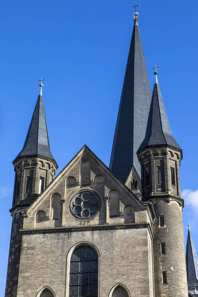 View of the stunning Bonn Minster, also known as Munster, or Bonner Munster - the famous Roman Catholic church in the city of Bonn in Germany. - Zdjęcie, obraz