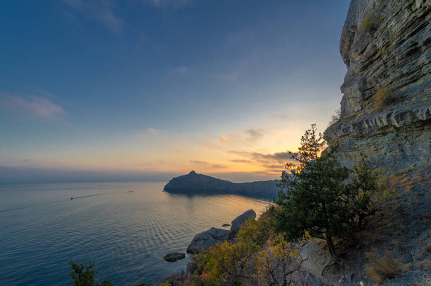 Photos of the Crimean peninsula. The Golitsyn trail originates on the southwestern shore of Green Bay. The trail was erected by order of Prince Golitsyn upon the arrival of Tsar Nicholas II. - Valokuva, kuva