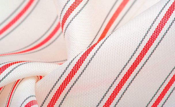 motif texturé, textile composite, tissu de soie dense, blanc avec des lignes rouges et grises, trait sur tissu, bande étroite. trait, ligne, trait, tiret, trace, - Photo, image