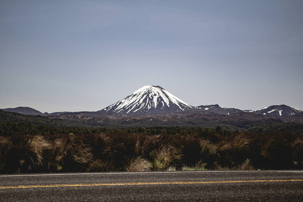 Góra Ngauruhoe, aktywny wulkan w Nowej Zelandii - Zdjęcie, obraz