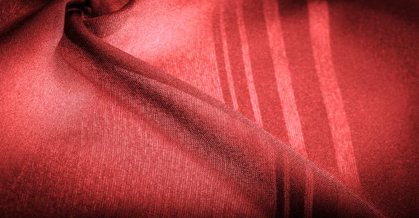 Struttura dello sfondo, ornamento decorativo, tessuto rosso seta con strisce di assetto per rendere il vostro disegno pulito o la giusta dimensione o forma inserendo i dettagli necessari
. - Foto, immagini