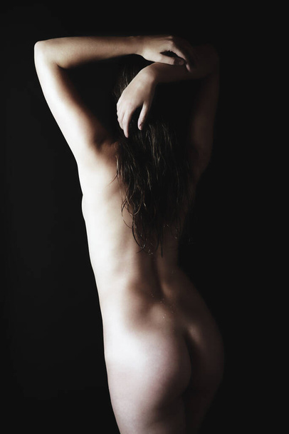 naked body of a young woman - Foto, imagen