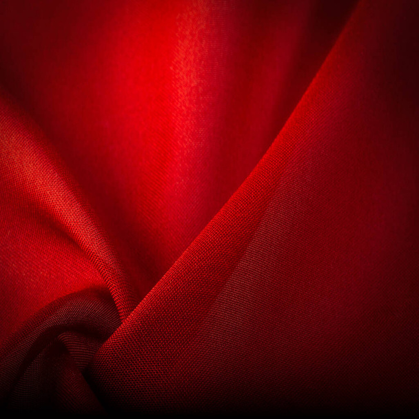 Texture, fond, motif, satin rouge est une armure qui a généralement une surface brillante et un dos terne, armure de satin se caractérise par quatre ou plusieurs fils de remplissage ou de trame, - Photo, image