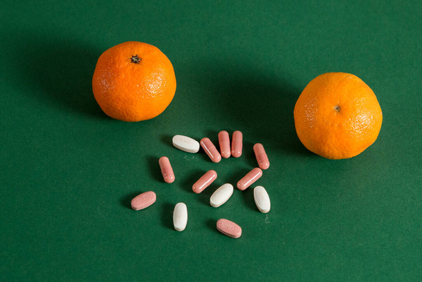 Jotkut pillerit parempaa elämää vanhuudessa; yllätys pillereitä
 - Valokuva, kuva