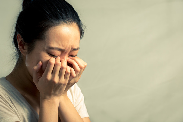 Πορτραίτο γυναίκας που κλαίει - Φωτογραφία, εικόνα
