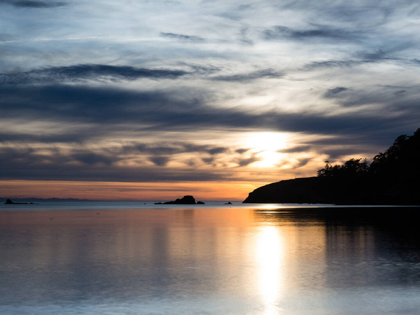 Sunset in Bowman Bay, Deception Pass állami park - WA, USA - Fotó, kép
