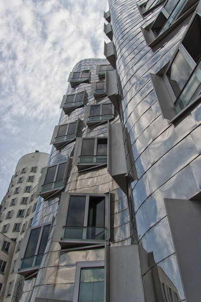 View of the Gehry House in Dsseldor Medienhafen. - Foto, Imagem