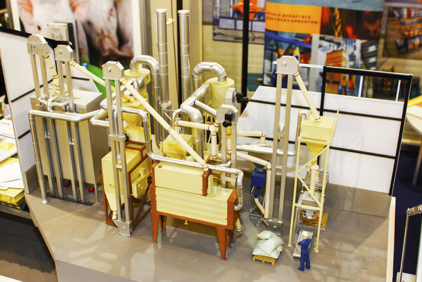 Модель зернохранилища, напечатанная на 3D принтере
. - Фото, изображение