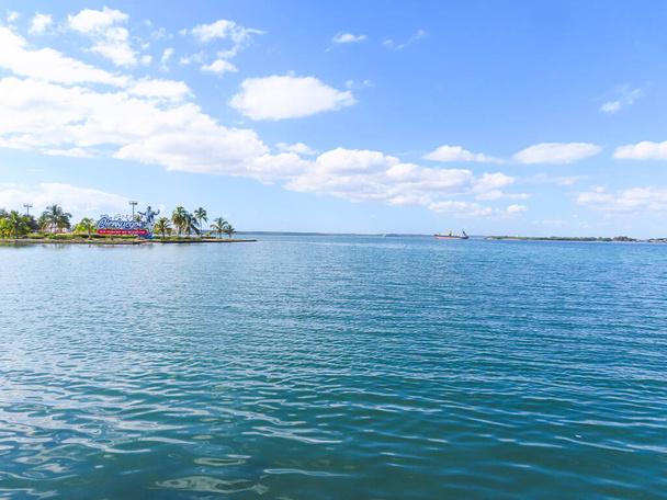 キューバ沖のカリブ海の島と大西洋 - 写真・画像
