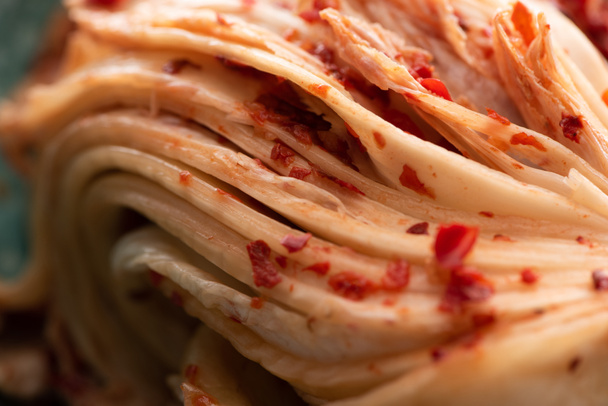 zbliżenie smaczne koreański kimchi kapusta - Zdjęcie, obraz