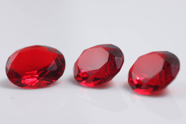 Close-up tiro de diamante de cristal de cor bonita - como contas de jóias
  - Foto, Imagem