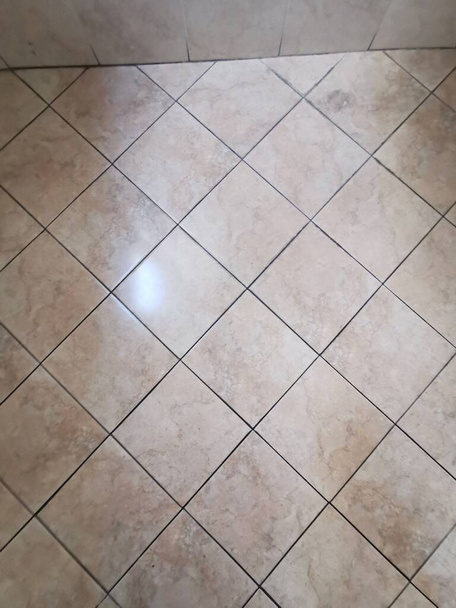 fürdőszoba fehér kerámia padlóburkolat textúra - Fotó, kép