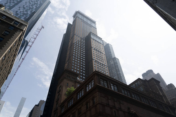 ニューヨーク5番街の高層ビル - 写真・画像