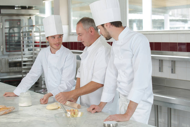 chefs learning how to make bread - Zdjęcie, obraz