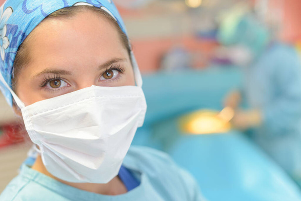 close up portrait of young female surgeon doctor - Foto, afbeelding