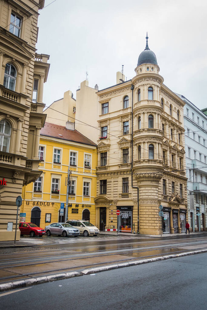 Praga, Czechy - 21 września, Piękne uliczki i architektura jesiennej Pragi - Zdjęcie, obraz