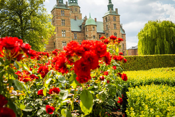 Piękny zamek Rosenborg w Kopenhadze - Zdjęcie, obraz