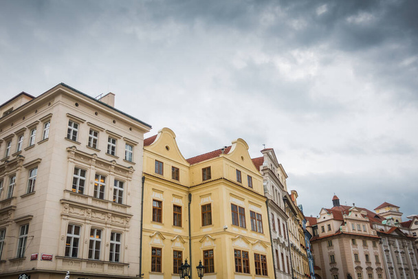 Prag, Tschechien - 21. September 2019. Schöne Straßen und Architektur des herbstlichen Prag - Foto, Bild