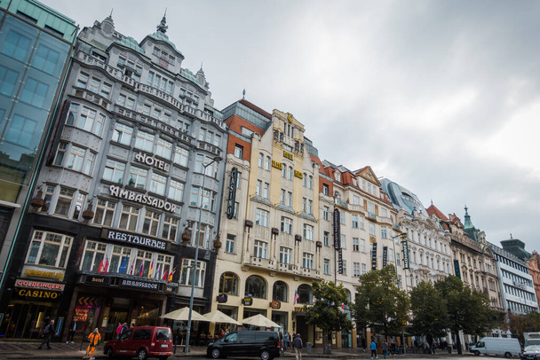 Πράγα, Τσεχία - 21 Σεπτεμβρίου, Όμορφοι δρόμοι και αρχιτεκτονική του φθινοπώρου Πράγα - Φωτογραφία, εικόνα
