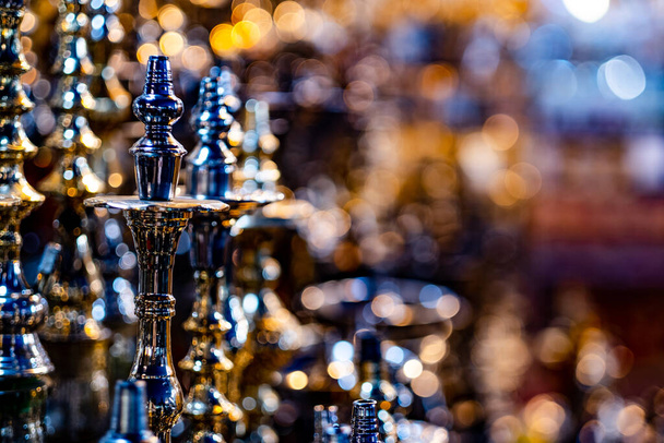 Many hookah bowls for sell in market - Foto, afbeelding