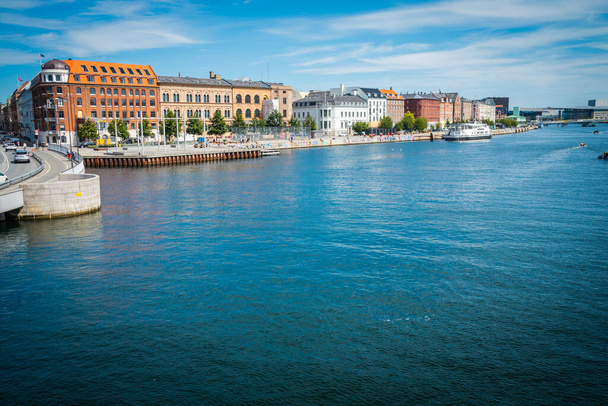 Kopenhagen, Denemarken - 18 juli 2019. Mooie Kopenhagen architectuur, reizen rond Kopenhagen - Foto, afbeelding
