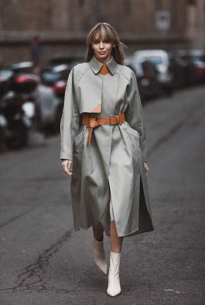 Milan, Italy - February 21, 2020: Street style appearance during Milan Fashion Week - streetstylefw20 - Foto, Imagem