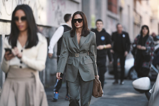 Milan, Italy - February 21, 2020: Street style appearance during Milan Fashion Week - streetstylefw20 - 写真・画像