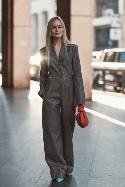 Milan, Italy - February 22, 2020: Street style appearance during Milan Fashion Week - streetstylefw20 - Foto, Imagem
