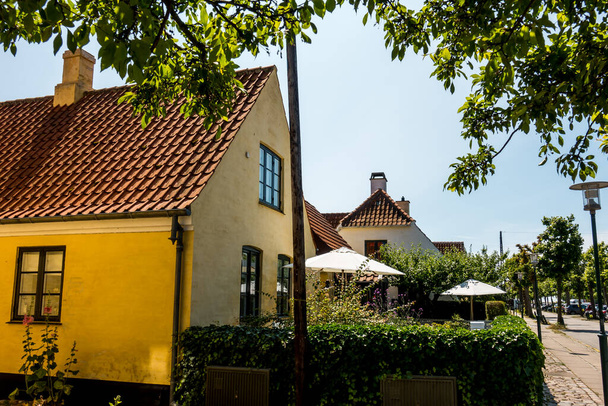 Koppenhága, Dánia - 2019. július 23.Gyönyörű dán építészet egy festői faluban - Fotó, kép