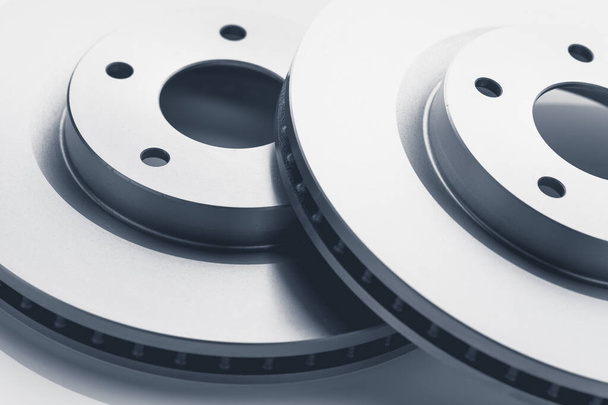тормозные диски, вид крупным планом
 - Фото, изображение