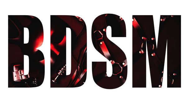Kreativní BDSM písmo na bílém pozadí - Fotografie, Obrázek