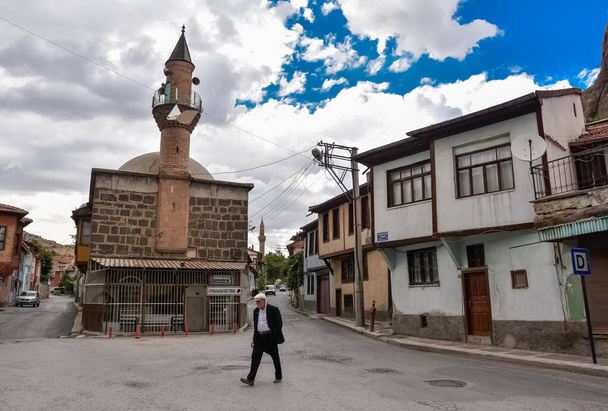 Afyonkarahisar, Türkei, 28.07.2017 alte Siedlung und historische Häuser, Straßen von Afyonkarahisar. Für Nachrichtenzwecke. - Foto, Bild