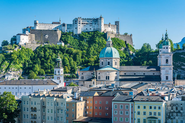Historisches Zentrum der Stadt Salzburg, Weltkulturerbe von der anderen Seite der Salzach aus - Foto, Bild