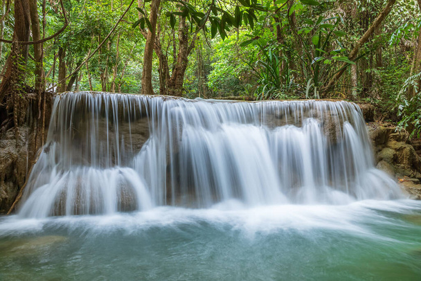 Huai Mae Khamin Waterfall, Khuean Srinagarindra National Park, Kanchanaburi, Thailand - 写真・画像