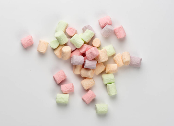 Pile of colorful marshmallows. Top view - Foto, immagini