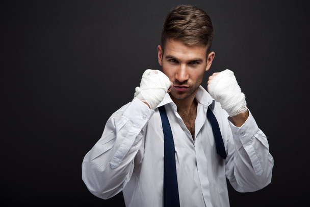 Handsome businessman boxer - Foto, afbeelding