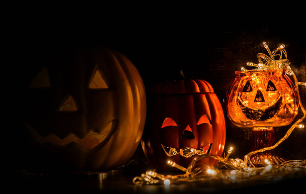 Décoration de fête Halloween dans la nuit noire
 - Photo, image