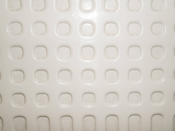 A hűtőszekrény elpárologtató fehér felületének textúrája. Hűtőszekrény javítása. Technológia. Helyet az sms-nek. Háttér-kép. - Fotó, kép