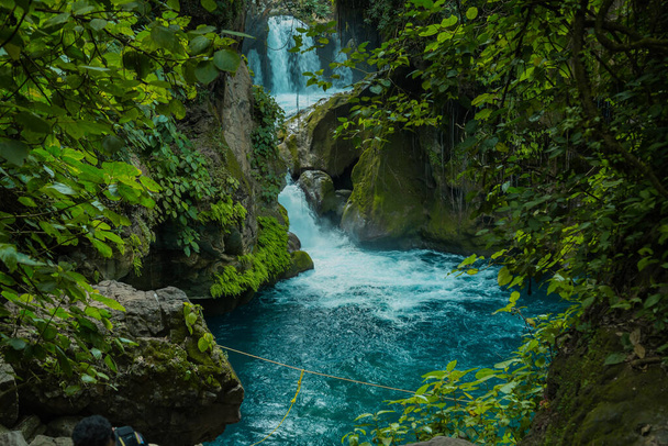 Brug van God Watervallen San Luis Potosi mexico waterval in het midden van het tropische bos - Foto, afbeelding