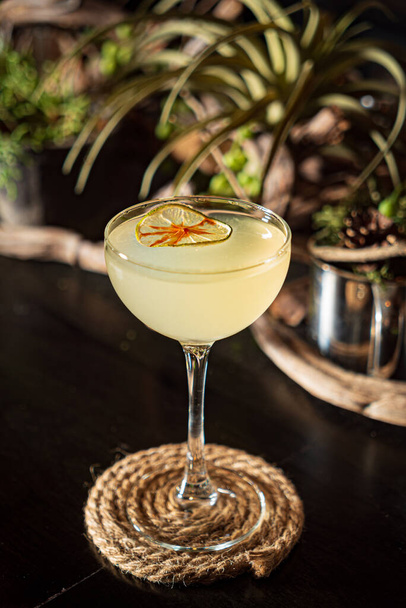 tasty cocktail in the bar - Foto, Imagen