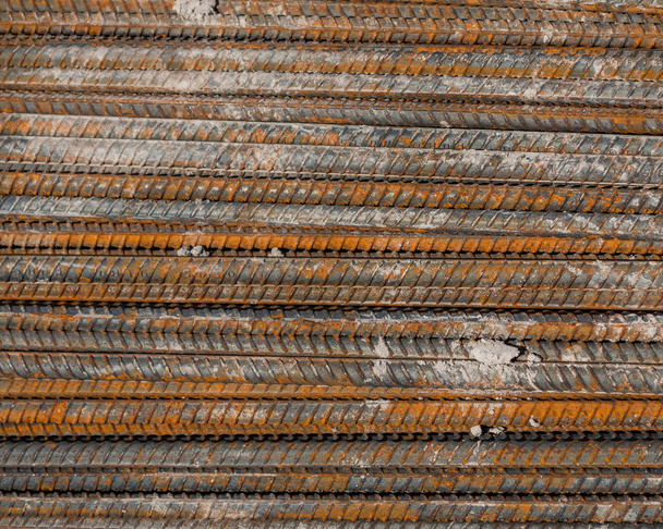 Rakentamisessa käytetty ruostumaton terästankoteräs
 - Valokuva, kuva