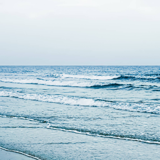 Όμορφη θάλασσα ή τον ορίζοντα των ωκεανών, θέα στην ακτή από τροπική παραλία άμμο, καλοκαιρινές διακοπές ταξίδια και προορισμός διακοπών - Φωτογραφία, εικόνα